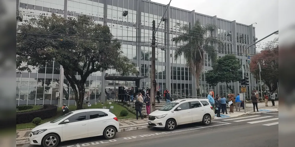 Ato também aconteceu em frente à Prefeitura
