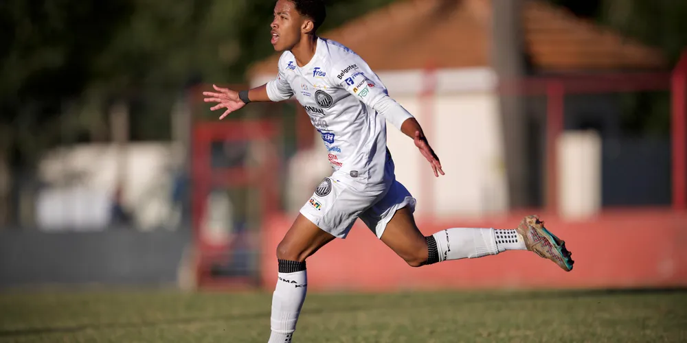 Gol da vitória foi marcado aos 41 minutos do 2º tempo