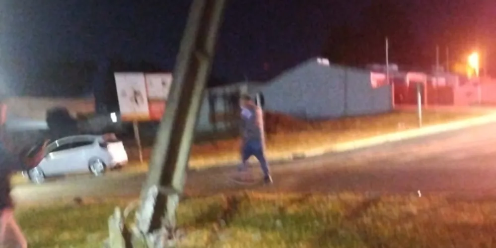 Equipes da Copel foram acionadas para reparos dos danos ao poste e fiação