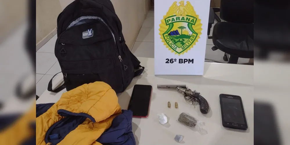 Foto dos objetos apreendidos pela PM