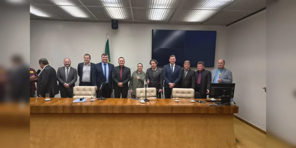 Fernanda Sardanha, Leandro Jasinski, Mario Cezar, Pedro Kowalczyk e demais lideranças se reuniram nesta quarta-feira (09)