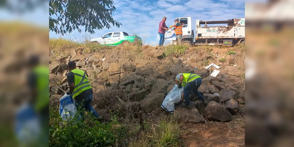 A localidade recebe a coleta de lixo regularmente, uma vez por semana o caminhão passa recolhendo os resíduos