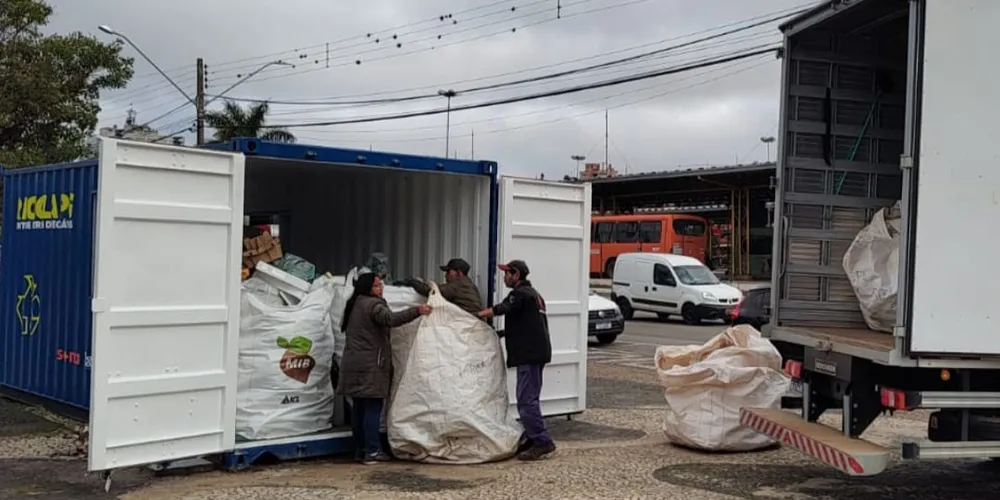 Entre os materiais mais entregues estão papel e papelão, com mais de duas toneladas recolhidas desde abril