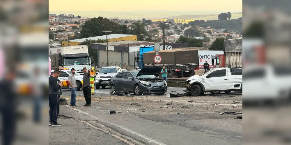 Carreta dispara de oficina e provoca grave acidente em rodovia de PG