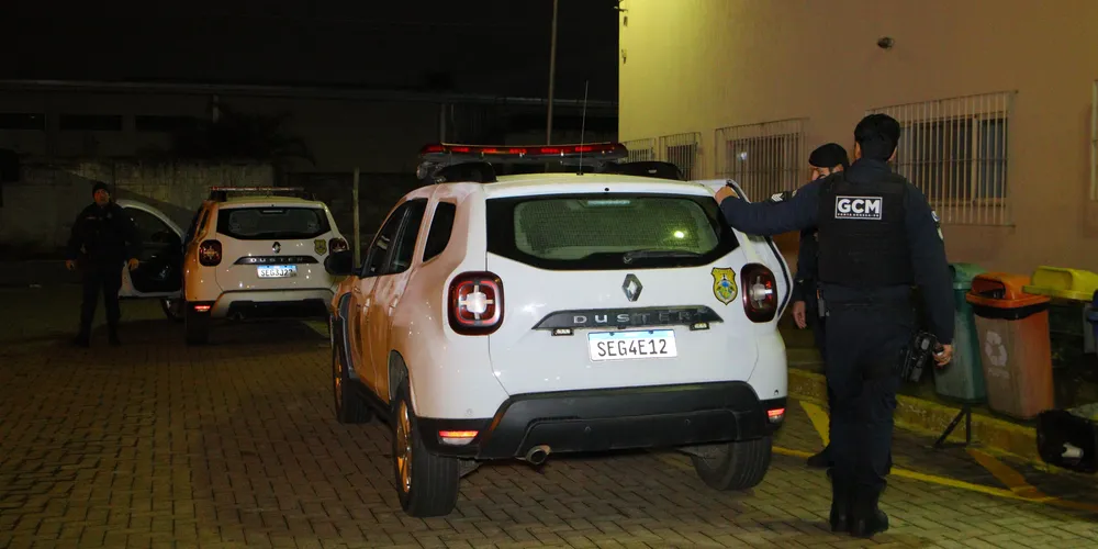Agentes da PM e da GCM estiveram presentes na UPA para manter a segurança do local