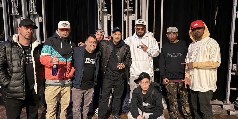 Vereador Careca com o grupo curitibano Bangstars