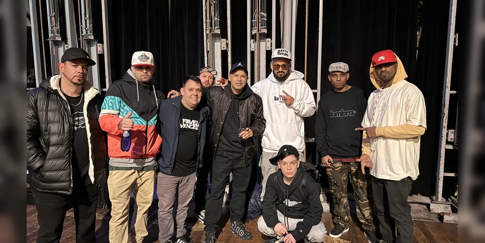 Vereador Careca com o grupo curitibano Bangstars