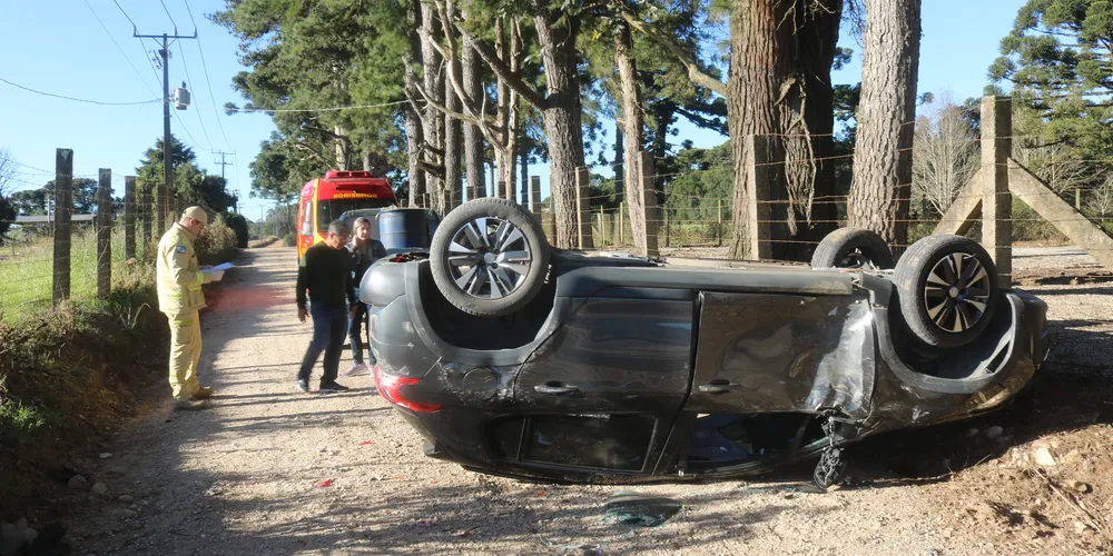 Peugeot foi atingido por caminhonete de modelo Hilux