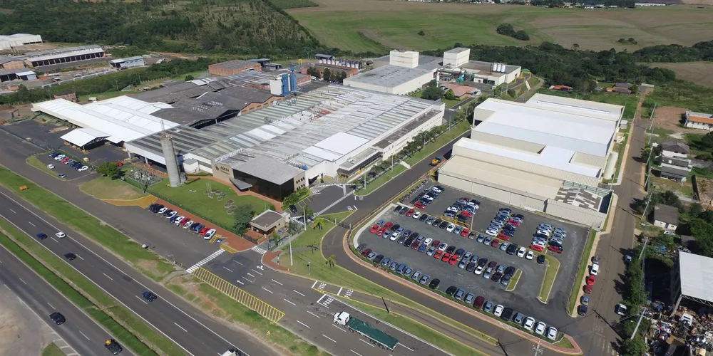 Hoje a empresa tem três unidades fabris em Ponta Grossa