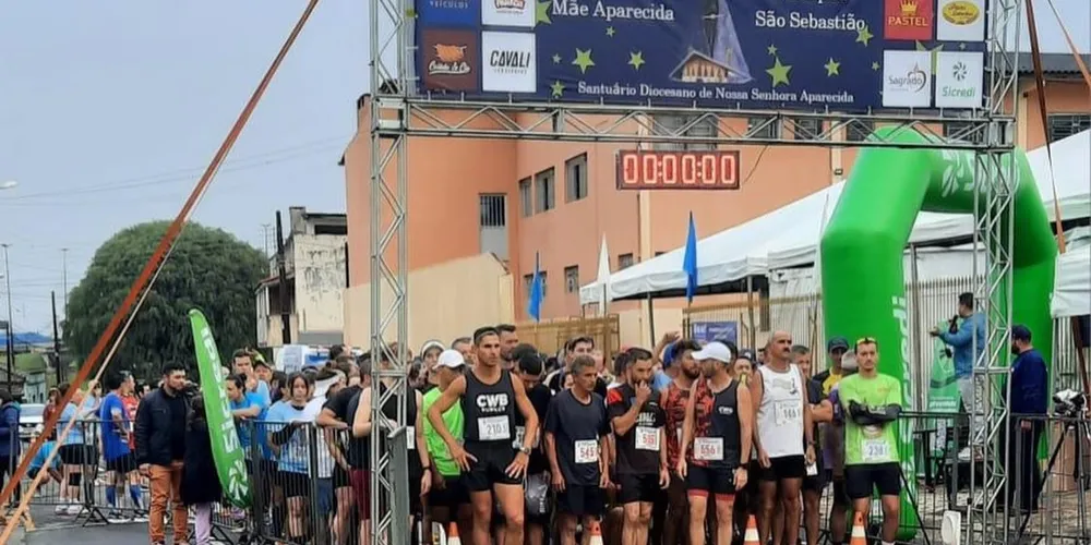 Foto da largada da 1ª Corrida de Nossa Senhora Aparecida