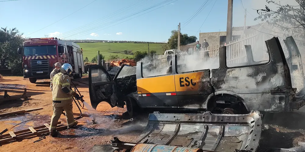 Incêndio em van escolar é registrado na região do 'San Martin' em PG