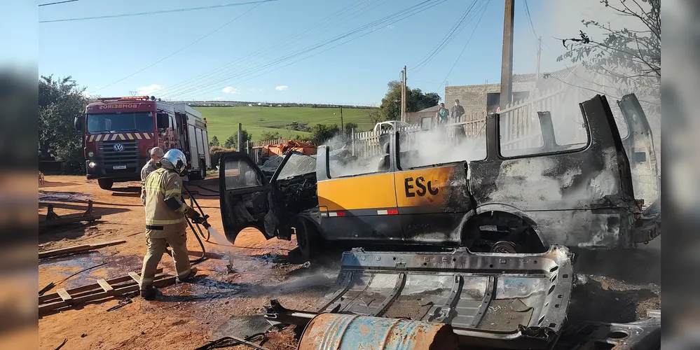 Incêndio em van escolar é registrado na região do 'San Martin' em PG