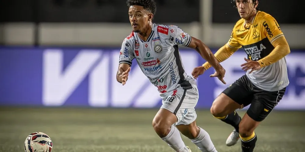 Gabriel de Souza em ação contra o Criciúma