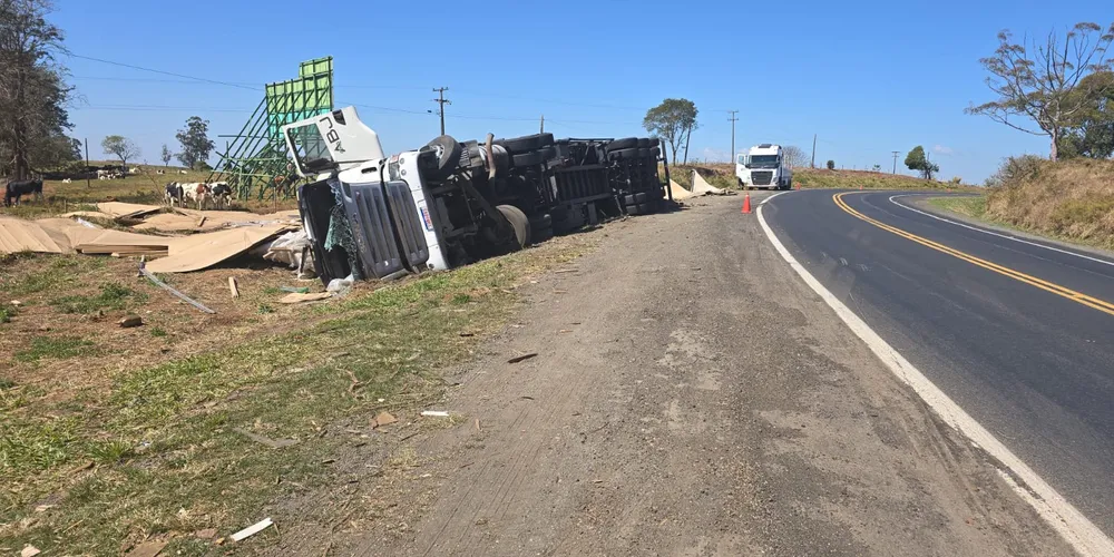 O acidente aconteceu no KM 213 da rodovia