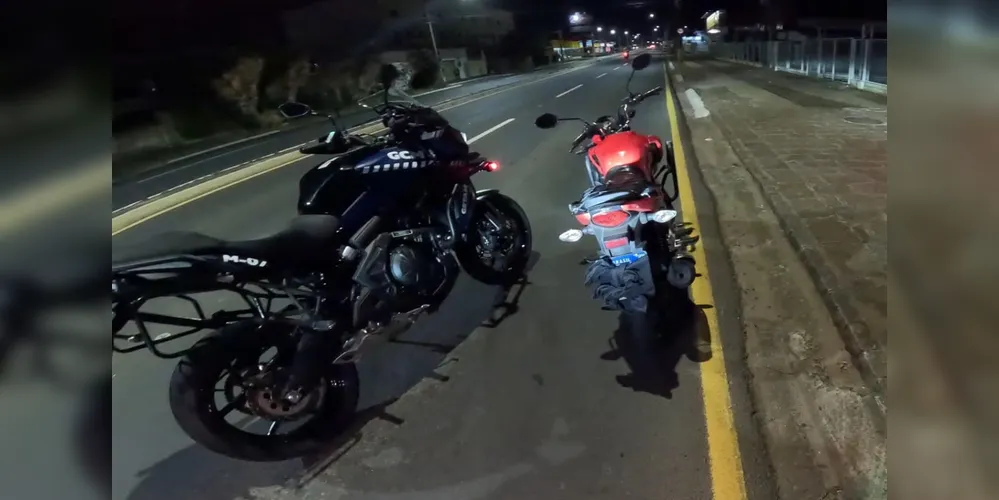 Agentes da GCM abordaram ambos os indivíduos que estavam na moto