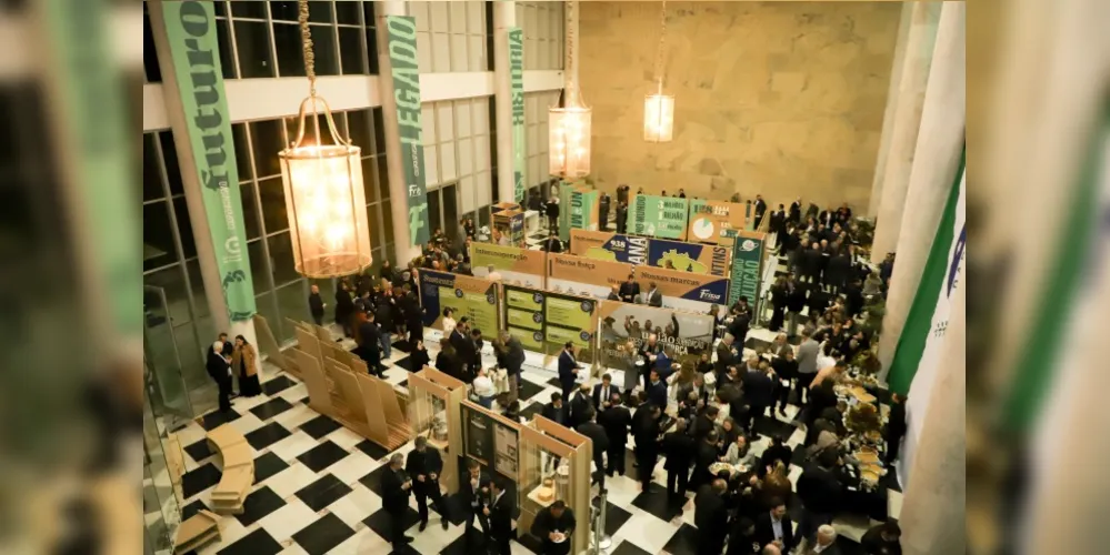 Exposição celebra 100 anos da Cooperativa Frísia e o Ano Internacional do Cooperativimo.