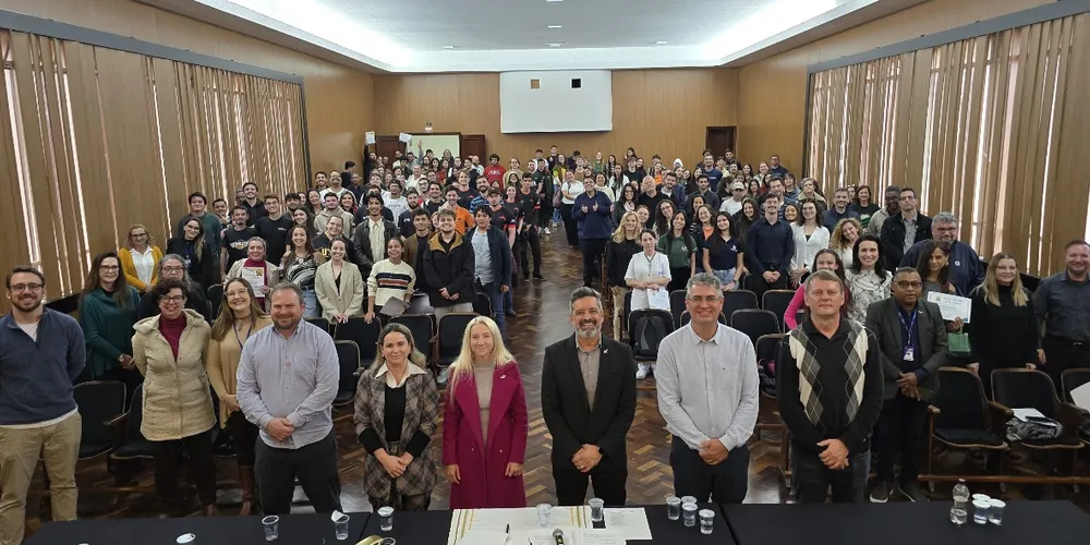 Sessão especial aconteceu nesta terça-feira (26)