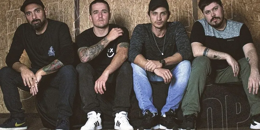 A Banda Punk Drop abrirá a noite de hoje (11) no Capivara´s Rock Bar