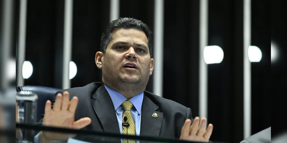 Postura de Alcolumbre foi elogiada
