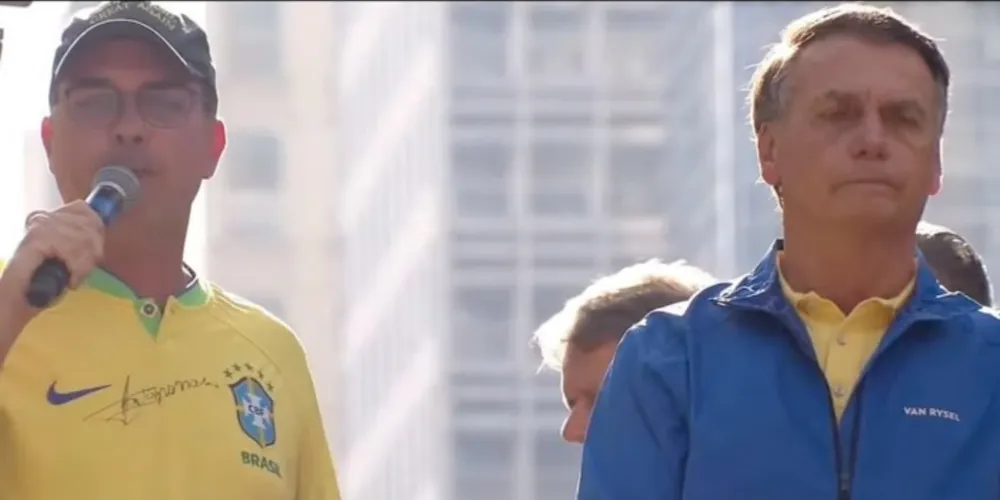 Jair Bolsonaro fez uma série de declarações nesta tarde de domingo (29)