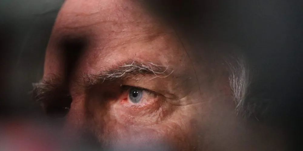 Para a PF, há indícios suficientes de que Bolsonaro e Eduardo tentaram interferir na ação penal que investiga a trama golpista de 2022 e 2023 a partir da atuação do parlamentar no exterior