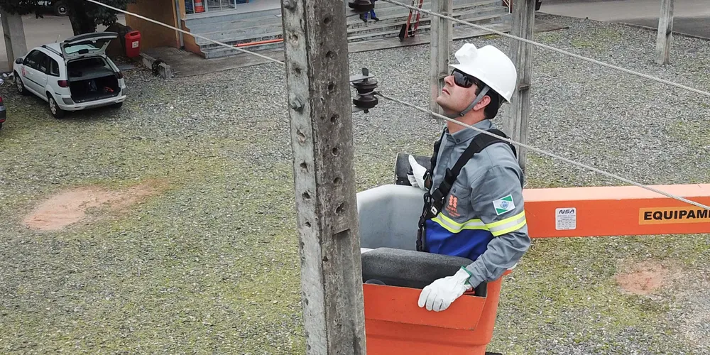 Eletricista é uma das 228 vagas ofertadas nesta sexta