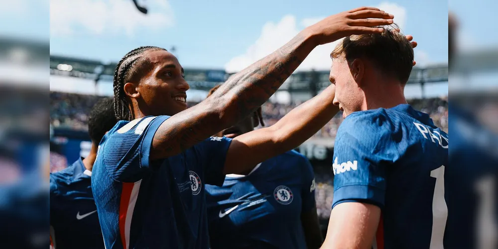 Foram dois gols de Cole Palmer e um de João Pedro