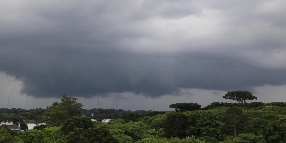 Inmet emitiu alerta para tempestade severa