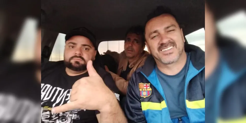 De acordo com a polícia, qualquer informação sobre o paradeiro dos suspeitos ou das vítimas pode ser repassada de forma sigilosa