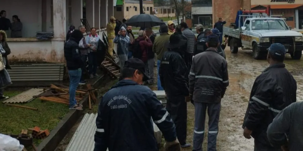 Castro foi afetada após forte chuva de granizo na manhã desta terça-feira (26).