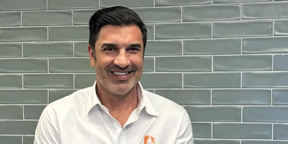 Edu Guedes recebe alta do hospital 10 dias antes do previsto