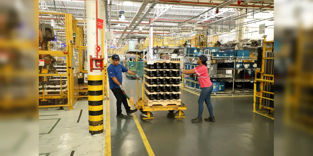 Bom momento da economia paranaense: semana começa com 21 mil vagas de trabalho