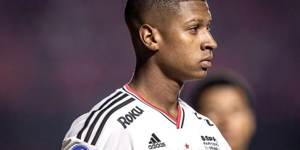 Léo Silva foi formado na categoria de base do São Paulo e já foi treinado por Alex de Souza nesse período