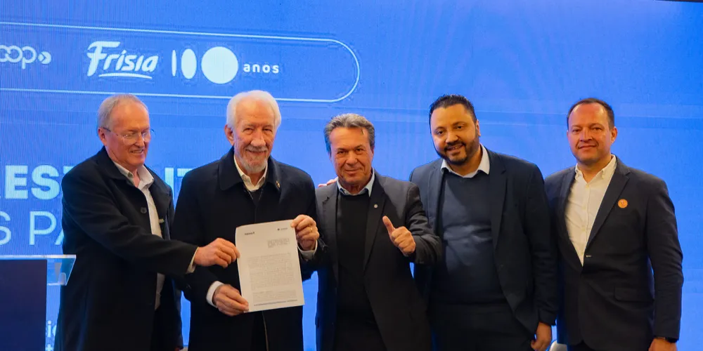 Paraná formaliza parceria para fortalecer cooperativas escolares em colégios agrícolas