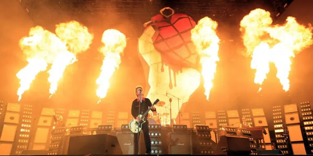 Vocalista Billie Joe Armstrong, da banda Green Day, durante show em 2025
