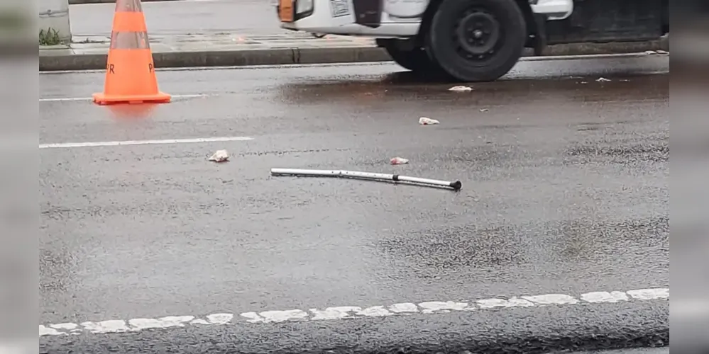 Segundo testemunhas, a idosa foi arremessada com o impacto e ficou caída no meio da pista