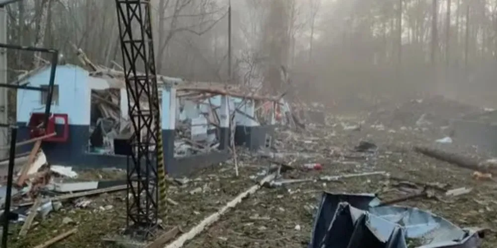 A explosão ocorreu durante a madrugada desta terça (12)