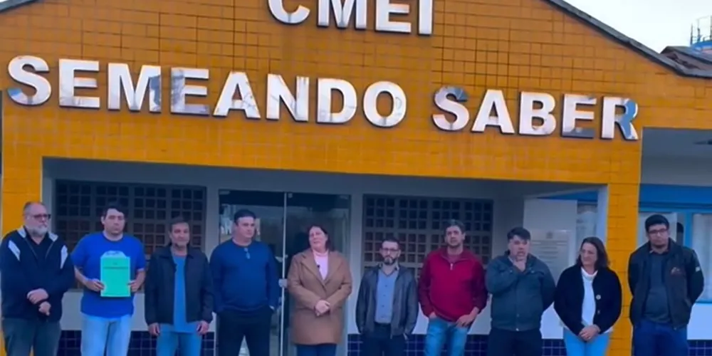 O prefeito Christiano Borges e demais lideranças municipais estiveram presentes durante o anúncio da obra