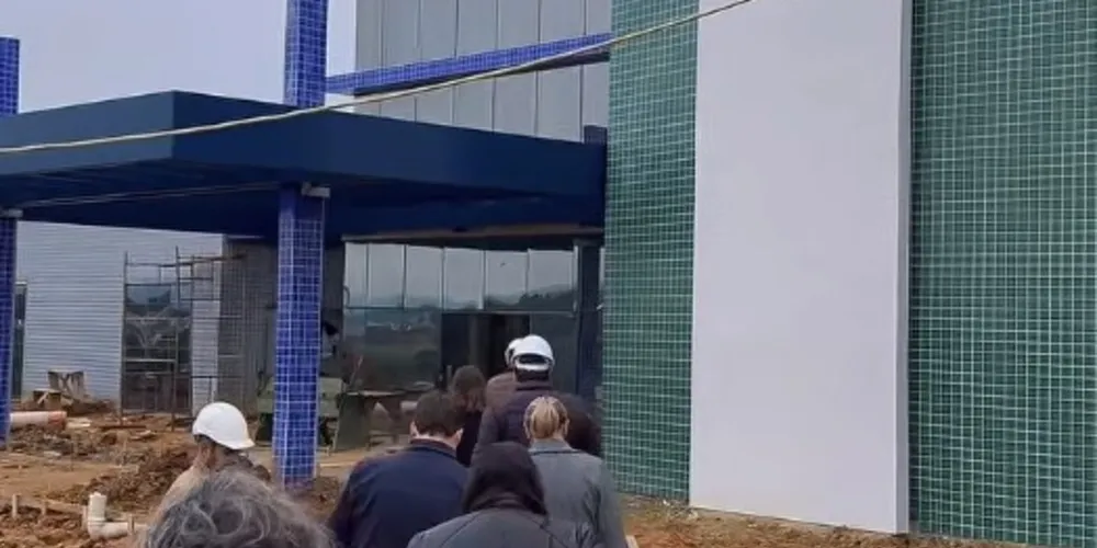 Uma equipe da Secretaria de Estado da Saúde (Sesa) realizou uma visita técnica às obras do Ambulatório Médico de Especialidades (AME)