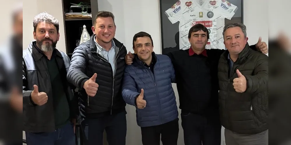Leandro Jasinski, Aliel Machado e demais representantes da Prefeitura Municipal estiveram reunidos
