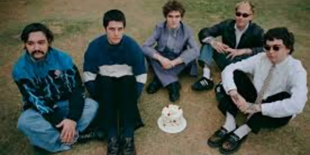 A banda Jovens Ateus se apresenta no Hangar 48 nesta sexta (8)