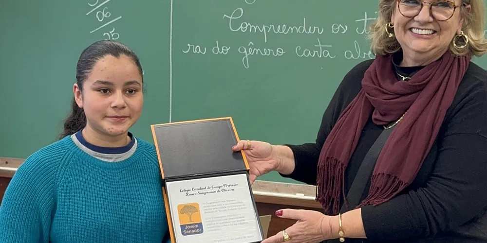 A jovem, junto com 26 estudantes de outros estados, representará o Paraná na Semana de Vivência Legislativa