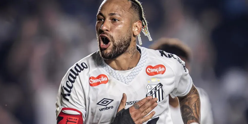 Neymar marcou o gol da vitória do Santos contra o Flamengo