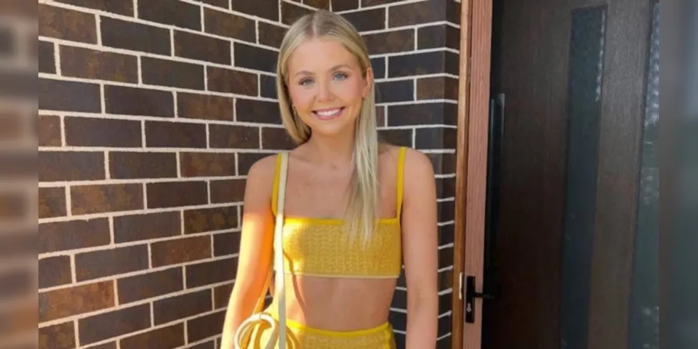 A australiana Charlotte Lasica, de 22 anos, começou a sentir cólicas e inchaço abdominal no início de 2024