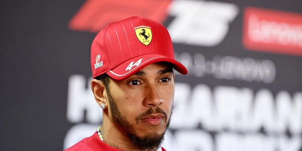 Lewis Hamilton começou a correr pela Ferrari na temporada de 2025