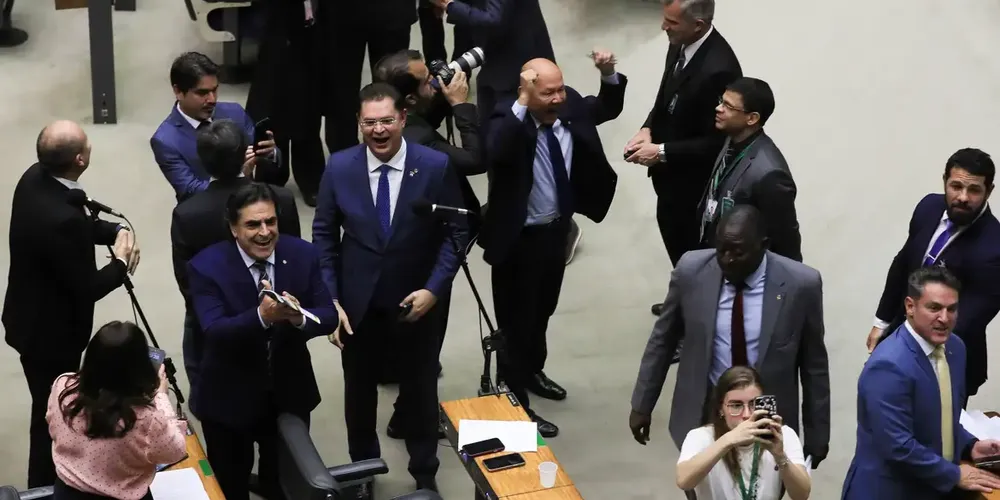 Foram 383 votos pelo cancelamento