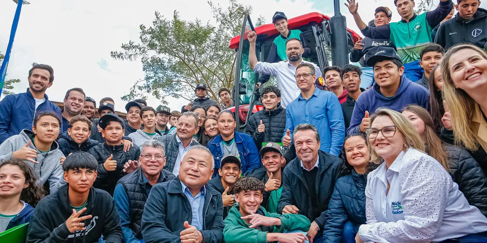 Estado entrega equipamentos para 11 colégios agrícolas e nova unidade em Goioerê