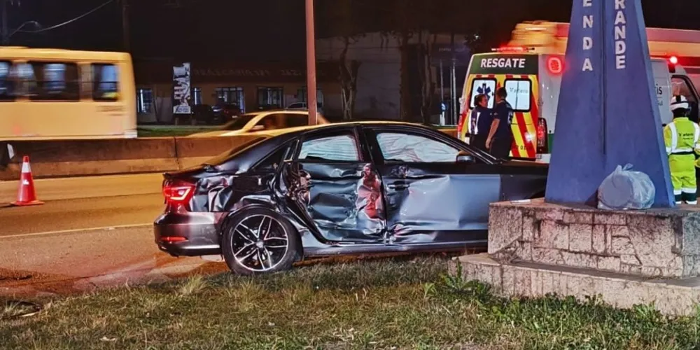 Mãe e filho que morreram ocupavam o banco traseiro do automóvel