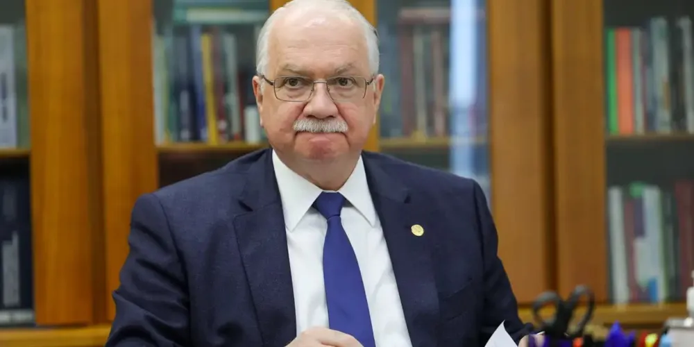 Edson Fachin assume o lugar de Luís Roberto Barroso