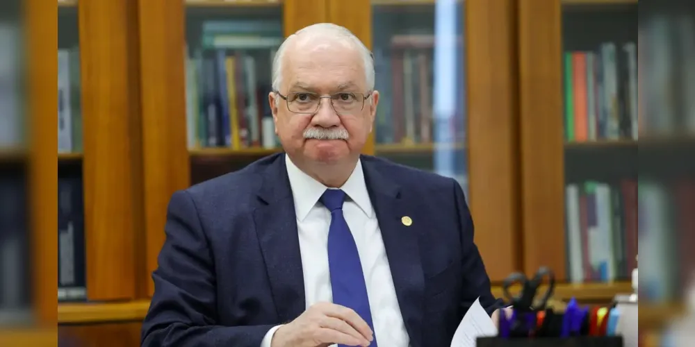 Edson Fachin assume o lugar de Luís Roberto Barroso